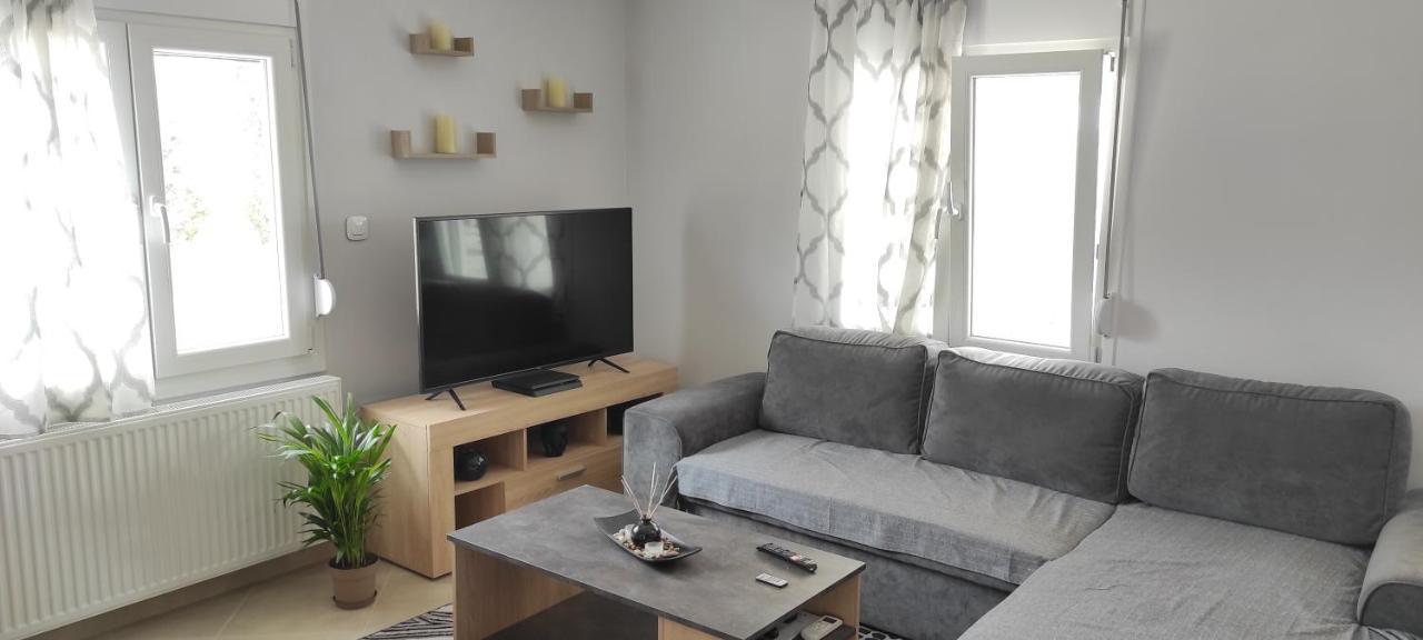 Spiros - Full Renovated House 2022 Lägenhet Mármaron Exteriör bild